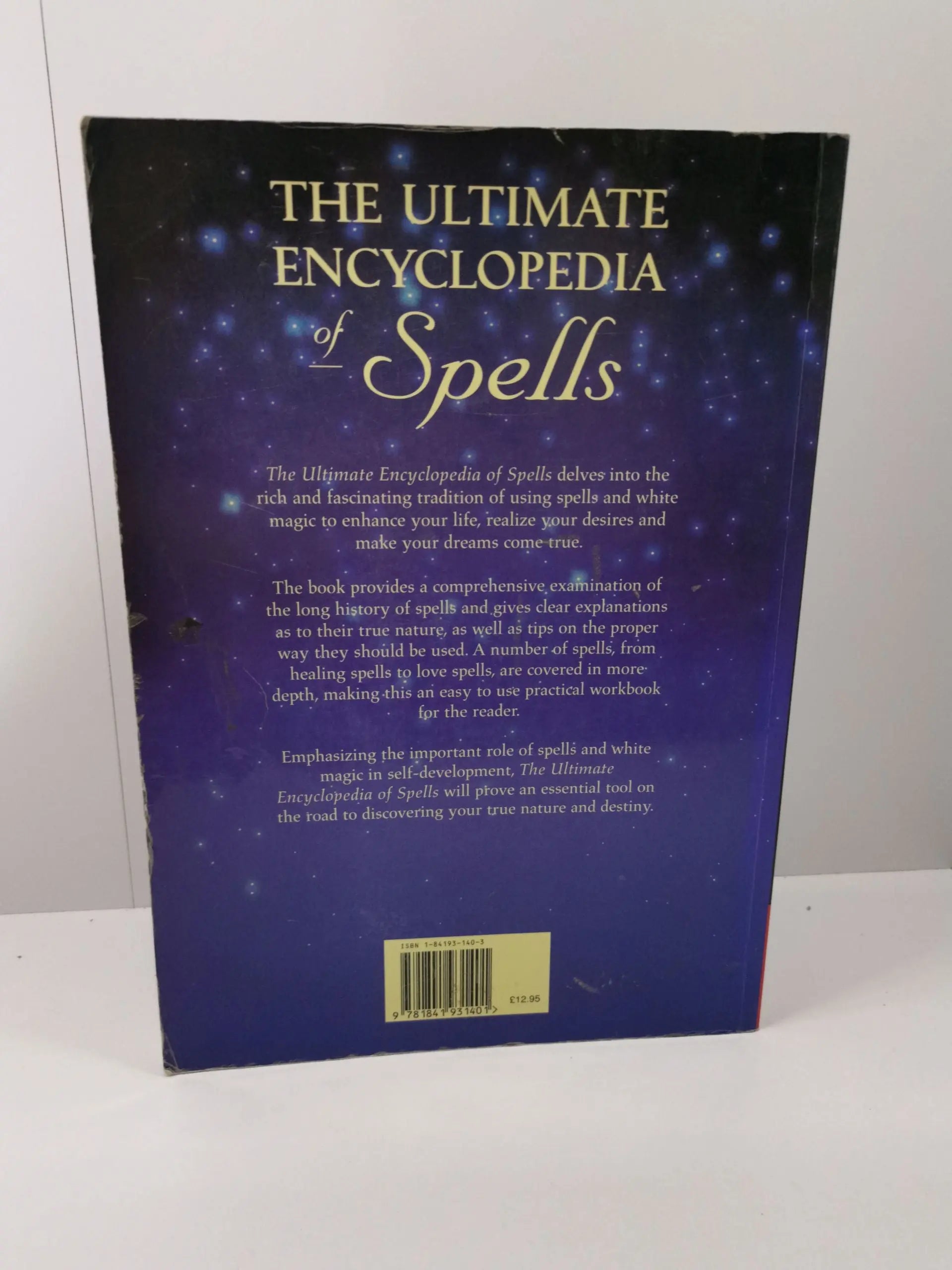The Ultimate Encyclopedia of Spells - Michael Johnstone